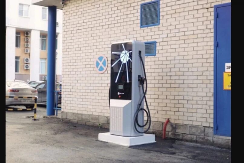 Зарядная станция воронеж. Зарядная станция воронеж. Держатель кабеля для зарядной станции электромобилей. Зарядная станция воронеж. Станция зарядки электромобилей, москва, улица верземнека.