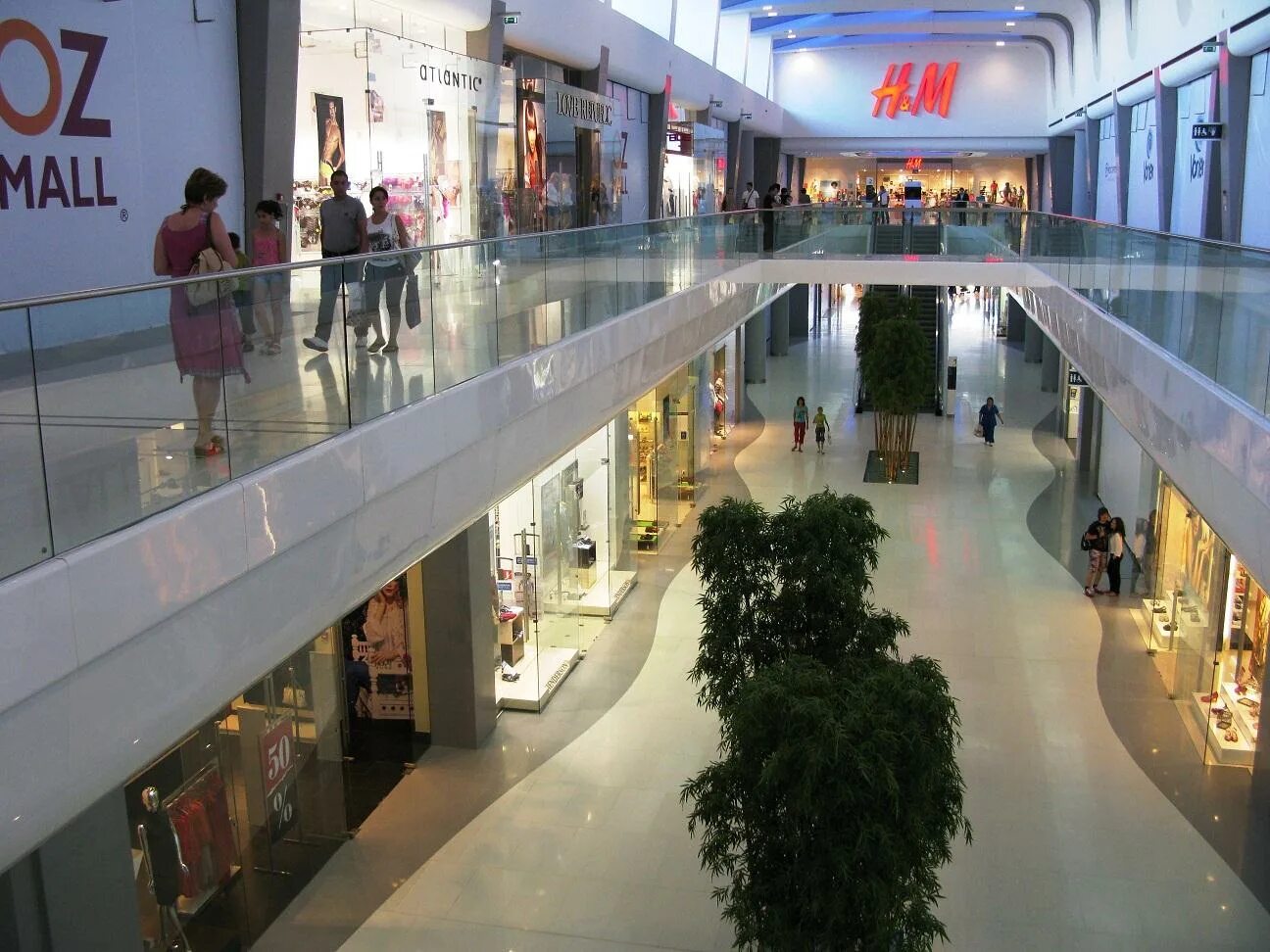 ТЦ oz Mall Краснодар. Краснодар торговый центр оз Молл. Торговый центр Краснодар самый большой оз Молл. Торговый центр oz Mall Краснодар магазины.