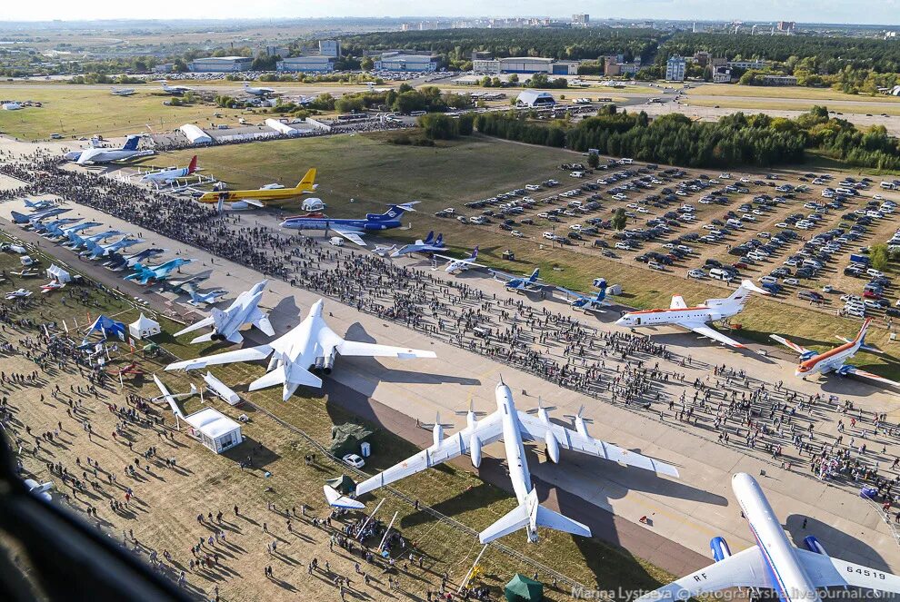 Авиасалон Макс в Жуковском. Авиасалон Макс 2019 в Жуковском. Авиасалон Макс 2021. Макс 2021 Жуковский.