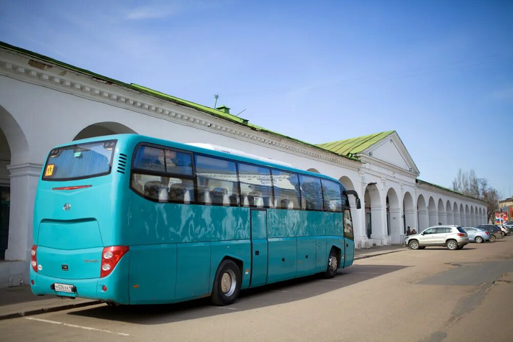 Автобусные туры из набережных. Автобусный тур золотое кольцо. Экскурсионные автобусы в Костроме. Тур в Кострому на автобусе. Экскурсионный автобус Ярославль.