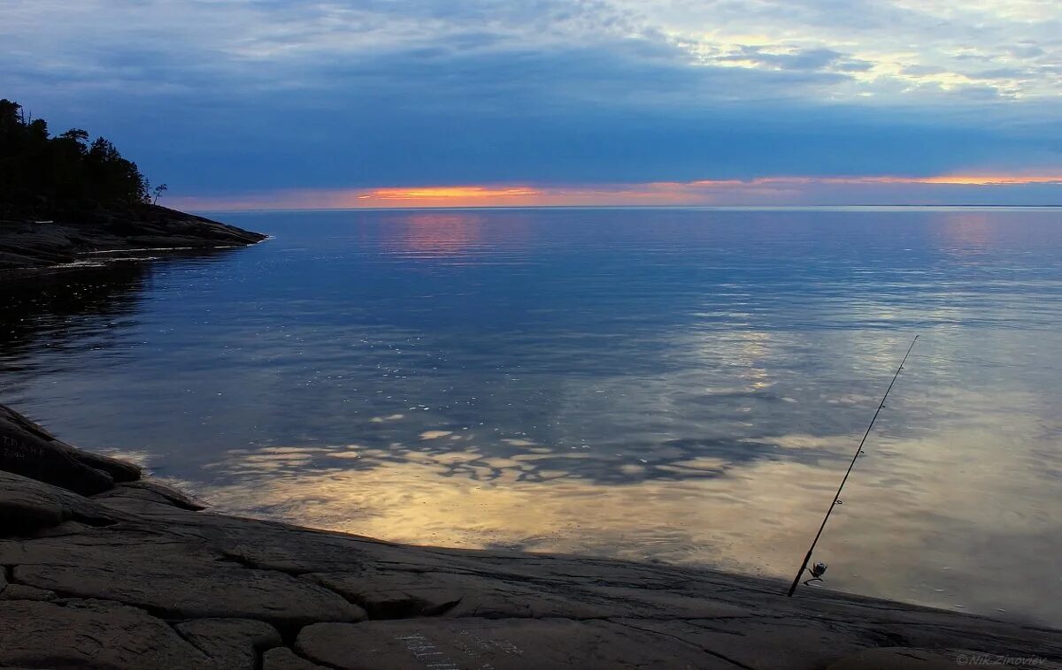 стоял полный штиль море растянулось