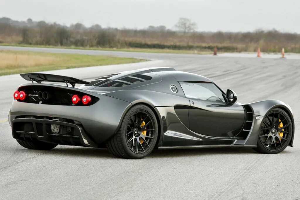 Макларен 2020 speedtail. Mclaren speedtail 2021. Кенигсегг ccr. Hennessey venom gt. Кенигсегг ccr.