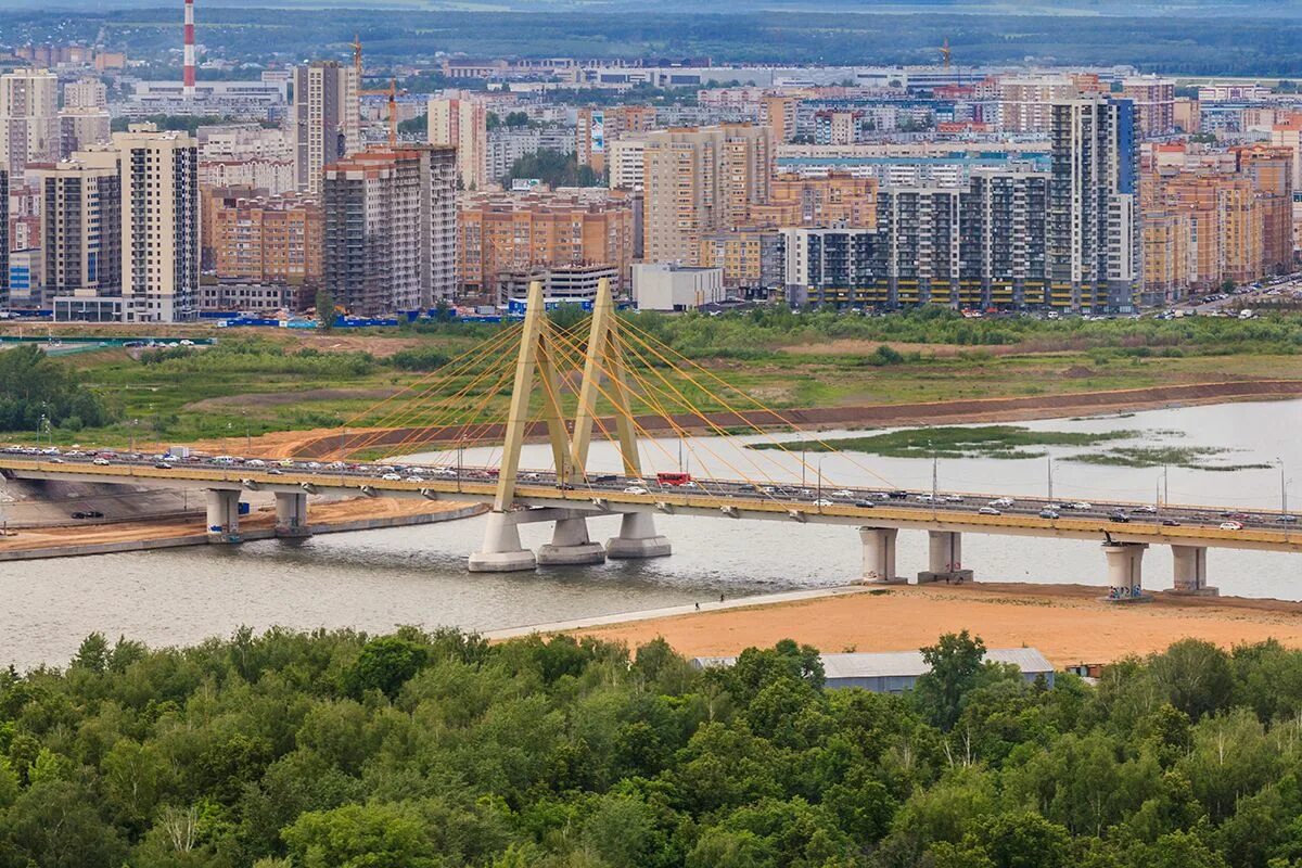 Миллениум что это. Миллениум Казань. Вантовый мост в Казани. Мост тысячелетия Казань. Вид с моста Миллениум Казань.