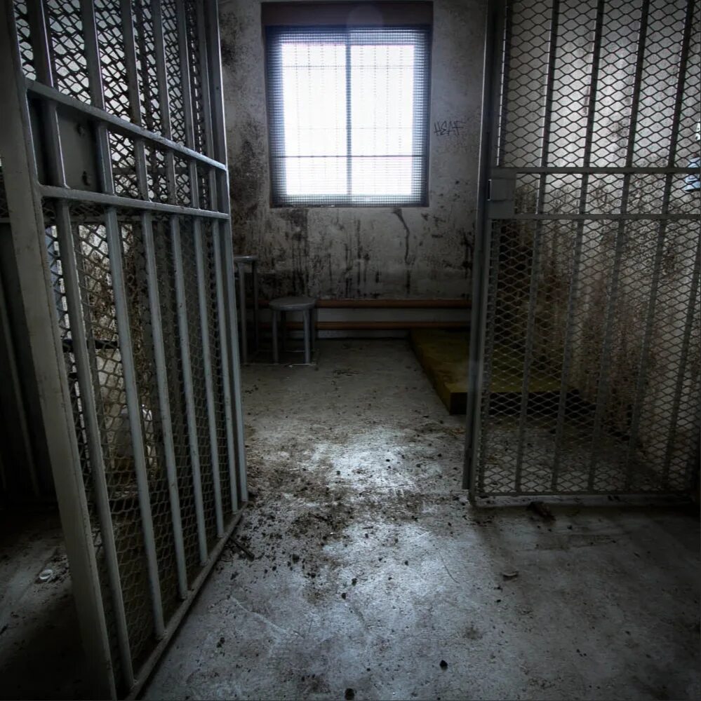 ADX Florence тюрьма внутри. Тюремная камера. Камера в тюрьме. Комната в тюрьме. Пустая хата
