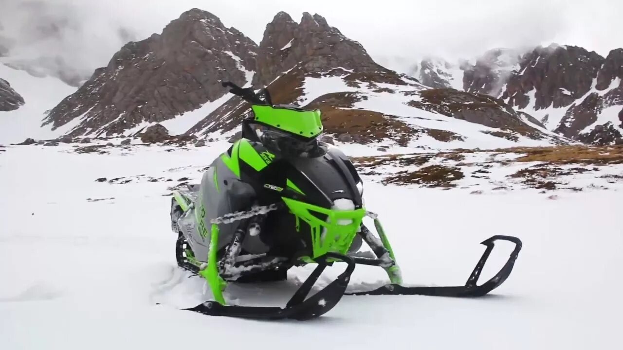 Снегоходы тест драйв. Arctic Cat hard Core EVO 162. Снегоход горный Арктик Кэт 162. Снегоходы 2019 Arctic Cat m 8000 162 hard Core EVO. Arctic Cat hard Core EVO 153.