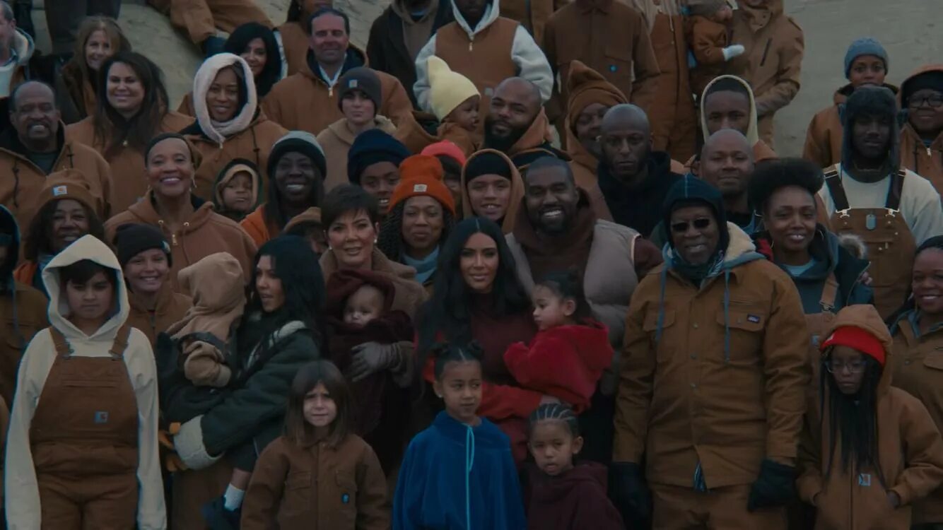 Канье вест клип famous. Kanye west famous клип. Kanye west famous фото. Wolves kanye west обложка. Канье вест клип famous.