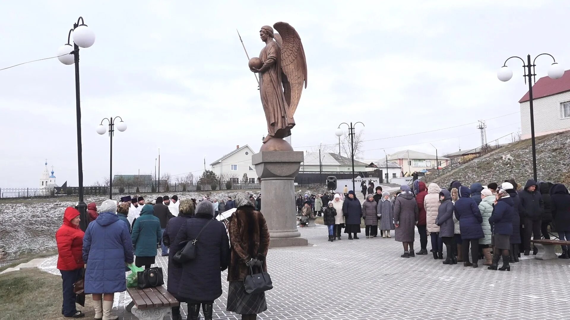 Памятник Архангелу Михаилу города Михайлова Рязанской области. Михайлов памятник Архангелу Михаилу. Население города Михайлов Рязанской области. Погода михайлов рязанская область на 10