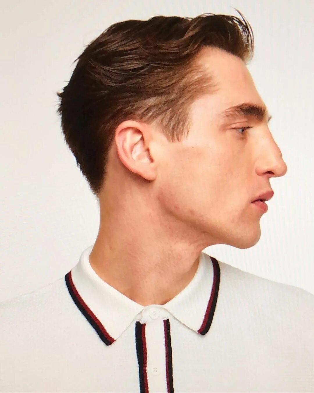 Мужчина в профиль с гортанью. Interest profile. Профиль пользователя дизайн. Customer profile sample. Interest profile.