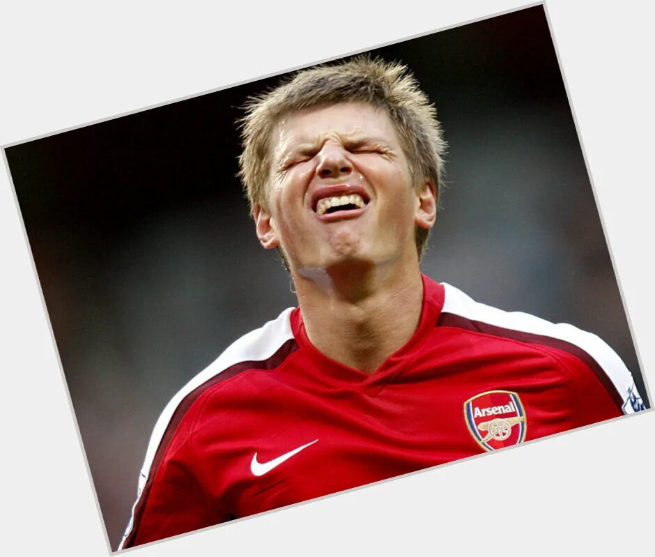 Песня аршавина ненавижу январь. Аршавин. Футболист со спины. Аршавин тупой. Андрей аршавин мем.