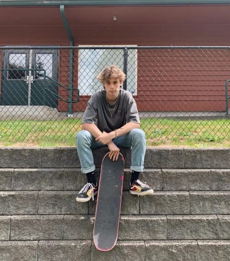Парень скейтер. Skater boy стиль. стиль скейтеров парень. скейтеры эстетика. дед инсайд парень.