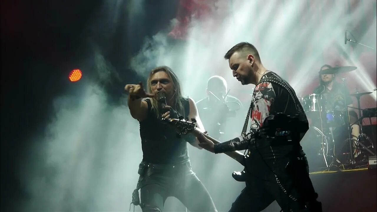 Павел селеменев гран куражъ. Гран-куражъ эпохи герои и судьбы горбунова. Гранд кураж 2022. Группа гран-куражъ альбомы. Гран кураж фото обложка.