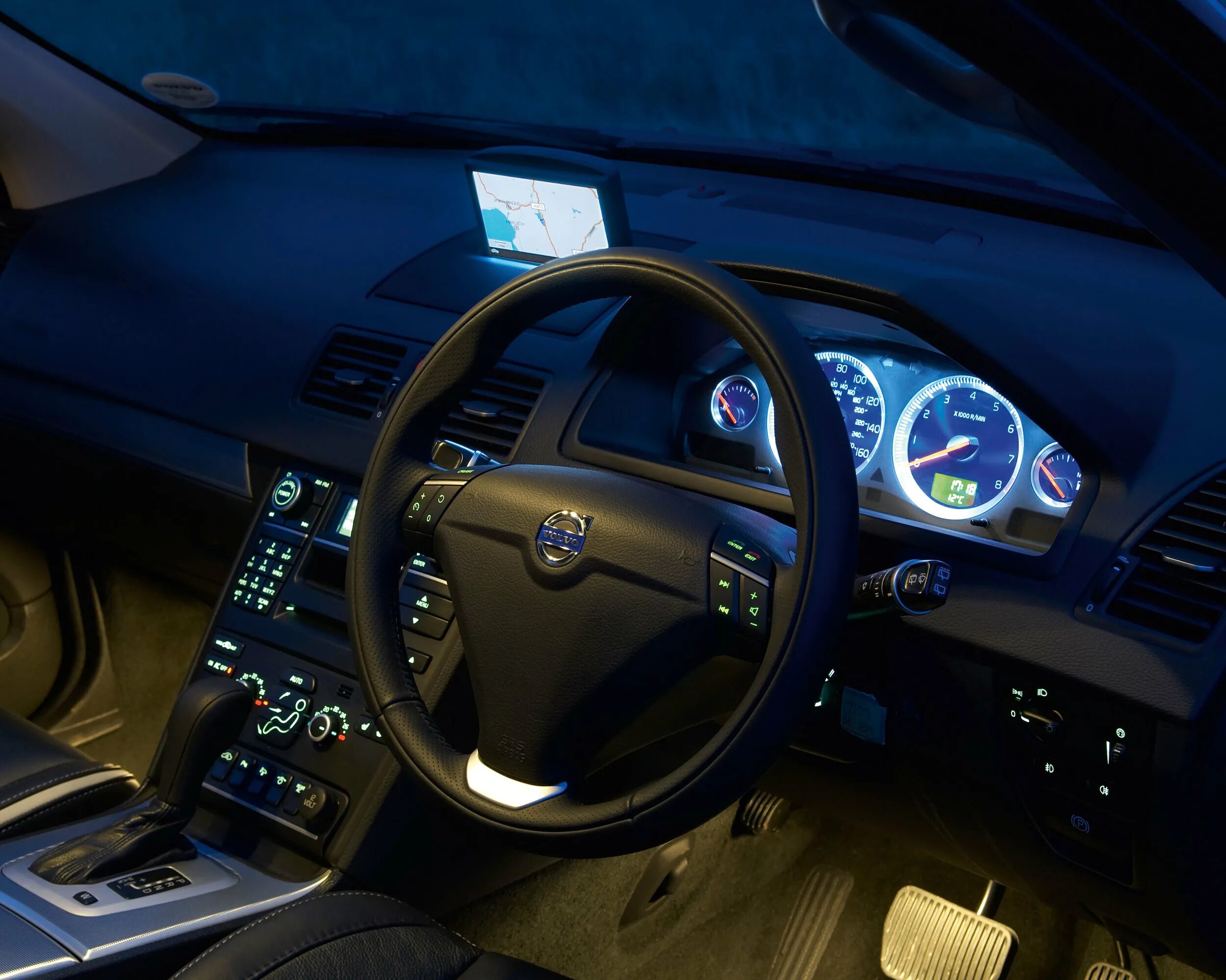 Вольво с60 салон. Подсветка вольво. Подсветка вольво. Вольво s60 салон. Подсветка салона volvo xc90.