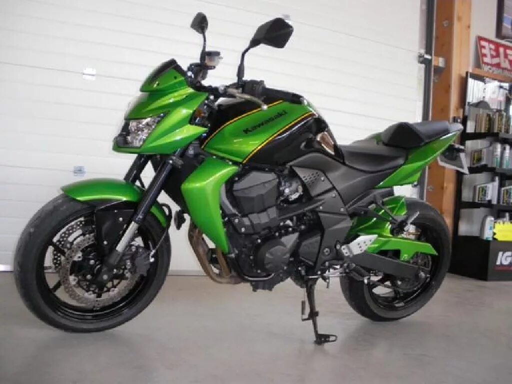 Мотоцикл 700 кубов. Kawasaki z750 2008. Кавасаки z700. Kawasaki z750 - 1000. Кавасаки 750 кубов мотоцикл.