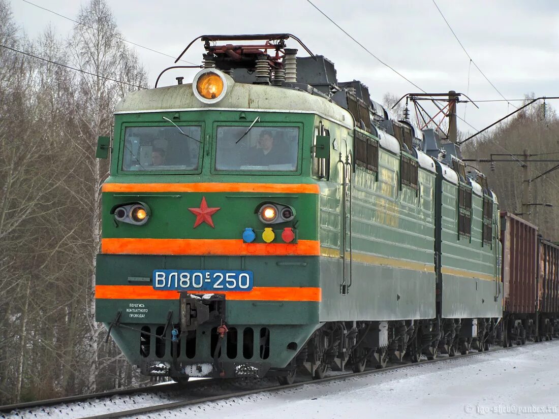 Постоянно переменный электровоз. Вл80 электровоз. Локомотив вл 80. Электровоз вл80с 2107. Электровозы переменного тока вл80т.