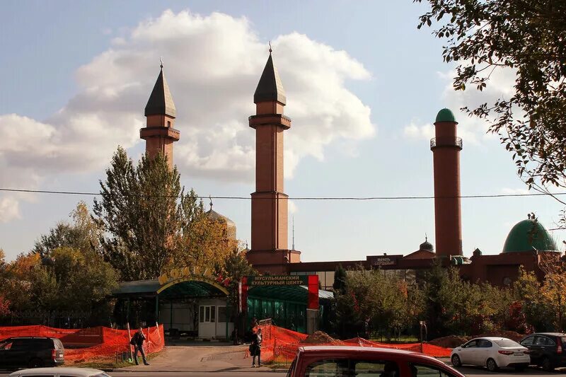 Где находится мечеть в самом северном городе. Ярдям мечеть москва. мечеть ярдям отрадное. мечеть улица хачатуряна. мечеть инам в отрадном.