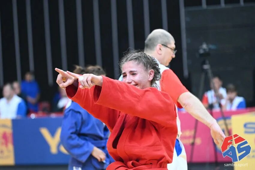 Самбо выступление. Самбо показательные выступления в китае видео. Самбо выступление. Самбо 21 век щелково. Самбекское показательное выступление по самбо.