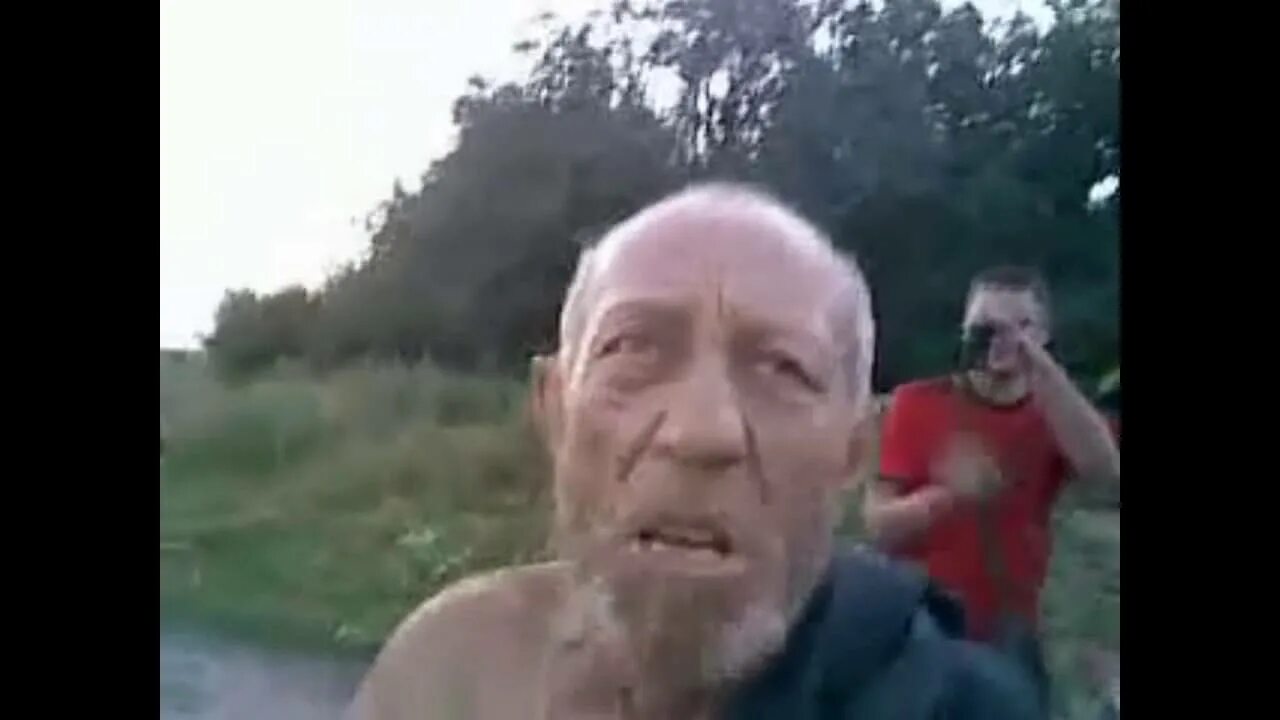 Дед видео прикол. Дед видео прикол. Дед сбежал тревога. Подеремся видос прикол. Дед видео прикол.