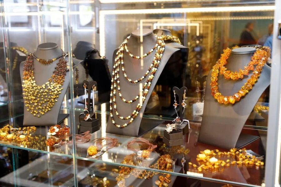 янтарный комбинат изделия. янтарный завод в калининграде. янтарный завод в калининграде. калининградский янтарный завод. янтарный комбинат изделия.