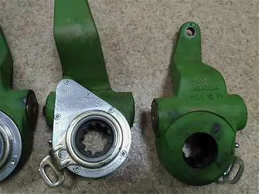 Рычаг регулировочный камаз 65115 задний правый. Трещетка камаз 5511. Трещетка задняя камаз 65115. Рычаг регулировочный тормозной камаз 65115. Трещетка передняя правая камаз 65115.