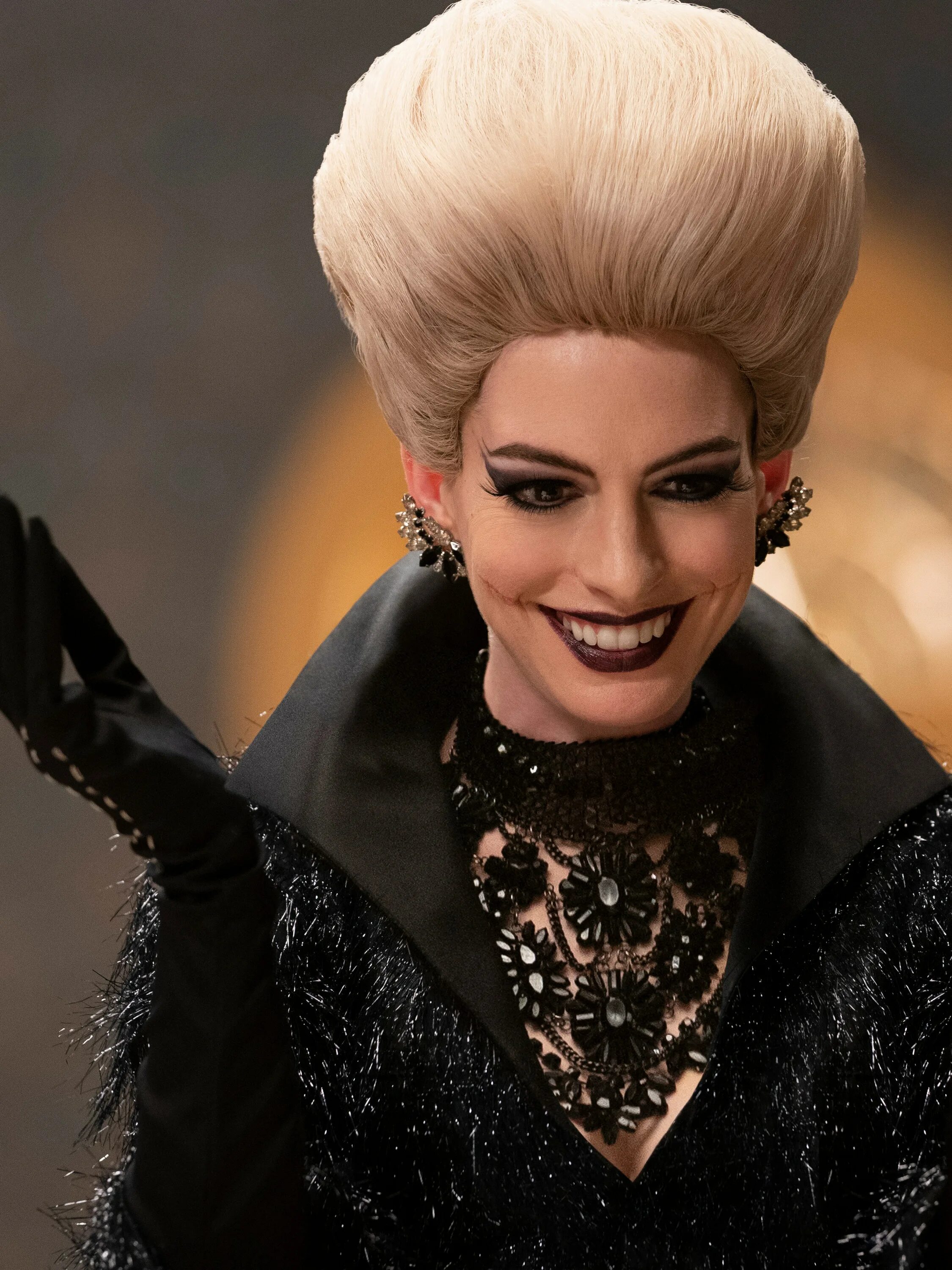 Ведьмы фильм 2020. Ева эрнст ведьмы 2020. Ведьмы фильм 2020. Ведьмы фильм 2020 энн хэтэуэй. Фильм ведьмы 2020 пальто.