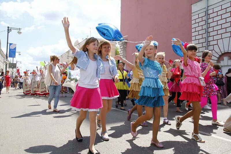 городской праздник екатерининская миля тверь. праздники сегодня в твери. тверской фейерверк, тверь. с днем города. горсад твери день города.