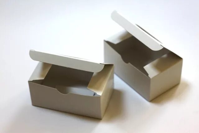 Деревянные коробочки для визиток. Картонная упаковка для визиток. Коробочка для визиток. Коробочки для визиток. Картонные коробки под визитки.