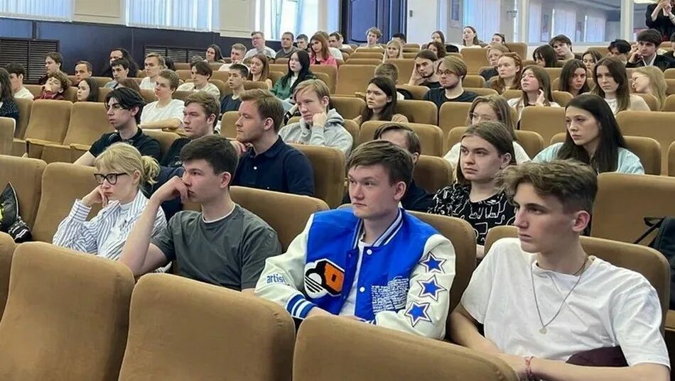 Урфу бизнес информатика. Бизнес информатика урфу. встреча с работодателем студентов. бизнес информатика нгту. проект екатеринбург 2030.