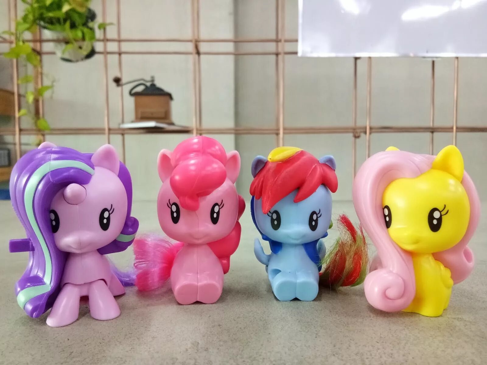 My little Pony макдональдс. Имена my little Pony cutie Mark Crew. Фигурки cutie Mark Crew my little Pony. My little Pony MCDONALDS 2019.