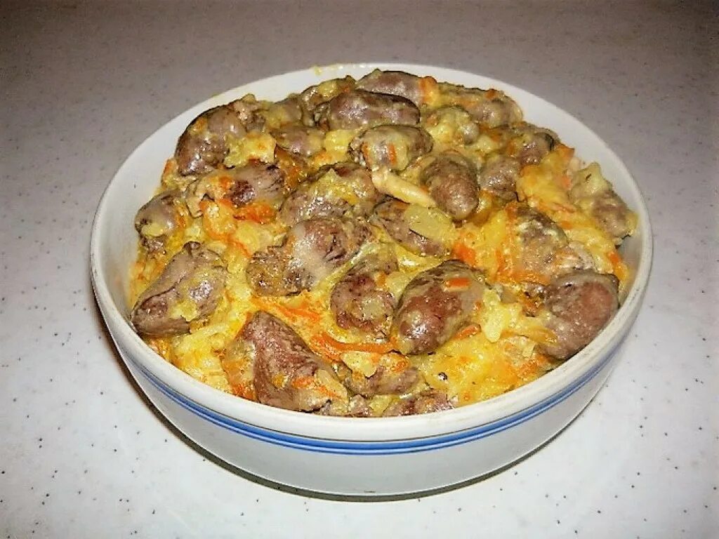 Куриные сердечки в сметане в мультиварке рецепт. Куриные сердечки с картошкой. куриные сердечки в мультиварке. куриные сердечки в сметане в мультиварке. куриные сердечки в духовке.