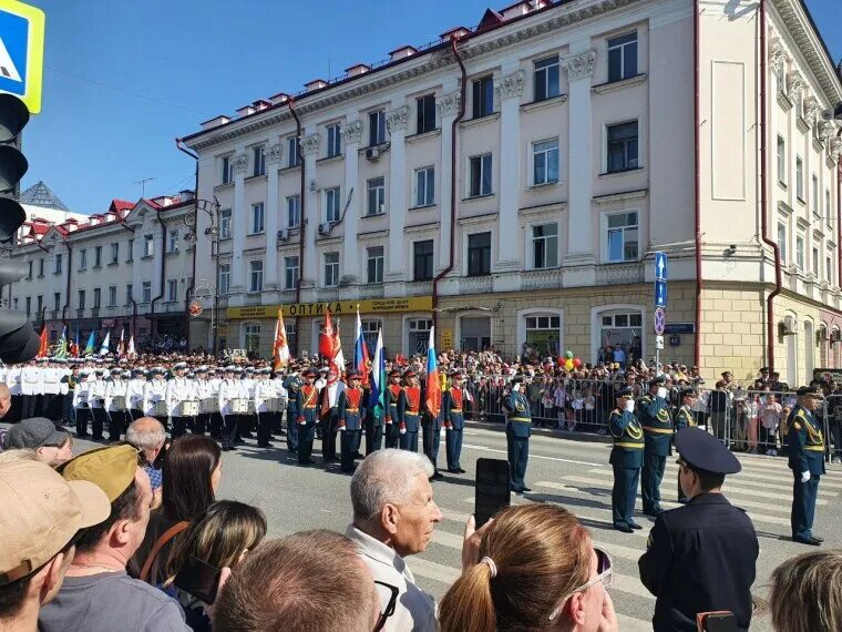 Парад Победы Тюмень. День Победы Тюмень 2022. Парад Победы 2022 Тюмень. Тюмень парад Победы 2003. Канал победа тюмень