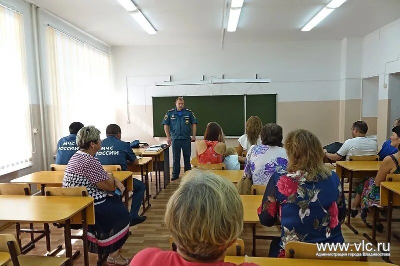 Школа 39 владивосток. Приемка школ. Приемка школы к новому учебному. Приемка школы картинка.