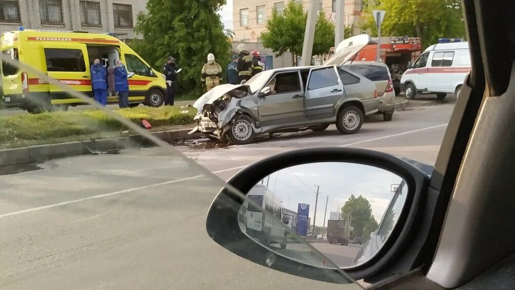 Брянские новости брянск происшествия. ДТП на литейной Брянск.