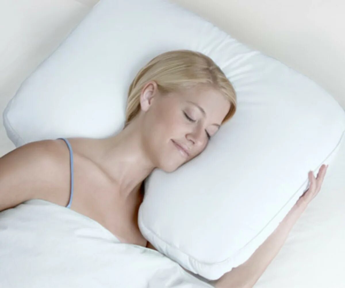 Спать без подушки при шейном. Подушка для остеохондроза. Правильная подушка для сна. Подушка для остеохондроза шеи. Ортопедическая подушка при остеохондрозе шейного отдела.