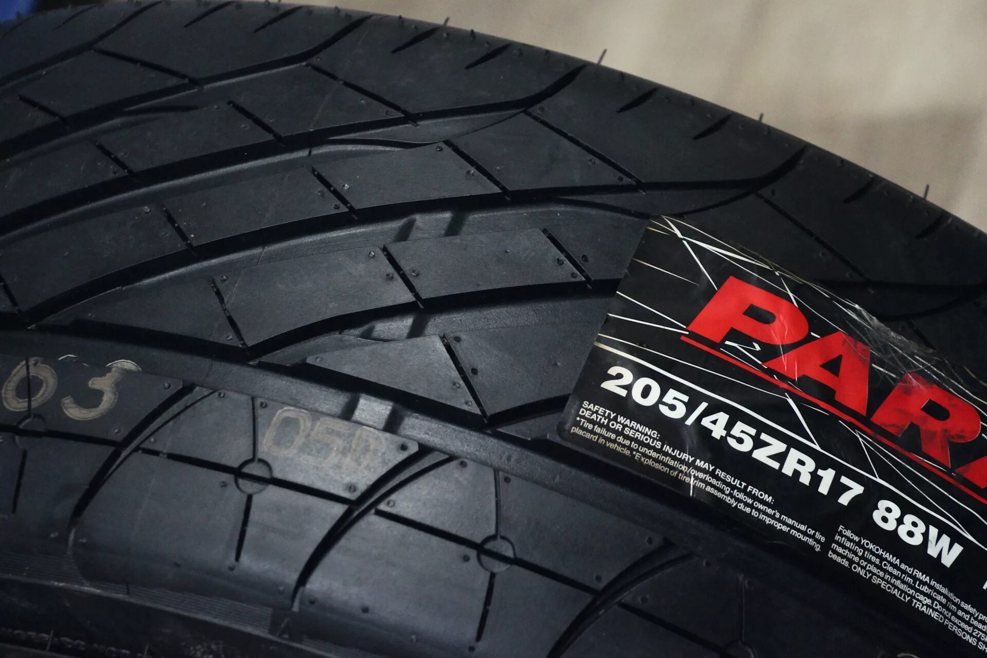 Yokohama parada spec 2. Якохама Джи 061. Doublestar dsu02 205/40 r17. Yokohama_Floating_Fender_6m. Yokohama лето 17