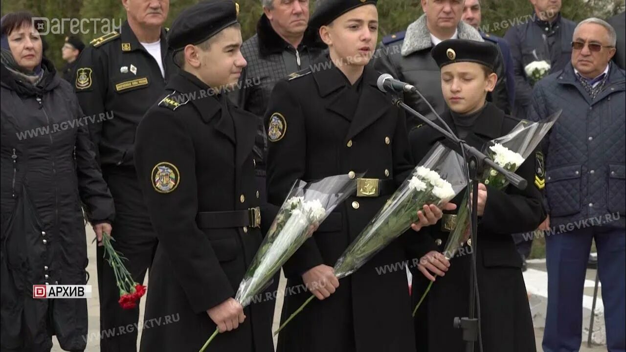 Террористы в каспийске. Теракт в Каспийске 1996 год. Теракт в Каспийске 2002 на параде.