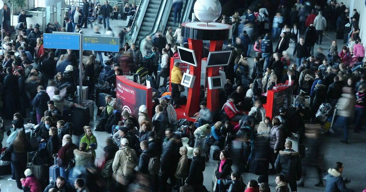 Митинг навального в спб 2021. Митинг навального 23 января 2021 москва. Школьники на митинге. Митинг навального в спб 2021. 23 января 2011.