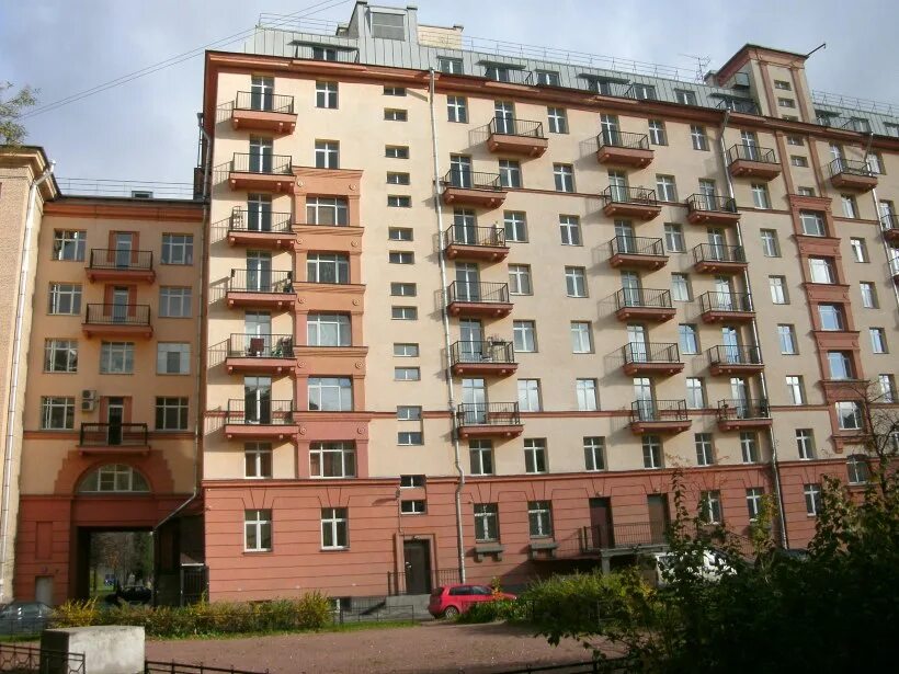 отреставрированная сталинка. 6. 6 санкт-петербург. полярников 6 спб. улица полярников 6.