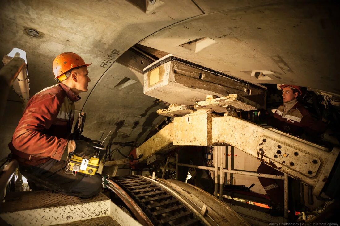 Обделка тоннеля метро. Демонтаж туннеля. Демонтаж туннеля. Herrenknecht s-770. Тоннели размыва площадь мужества лесная.