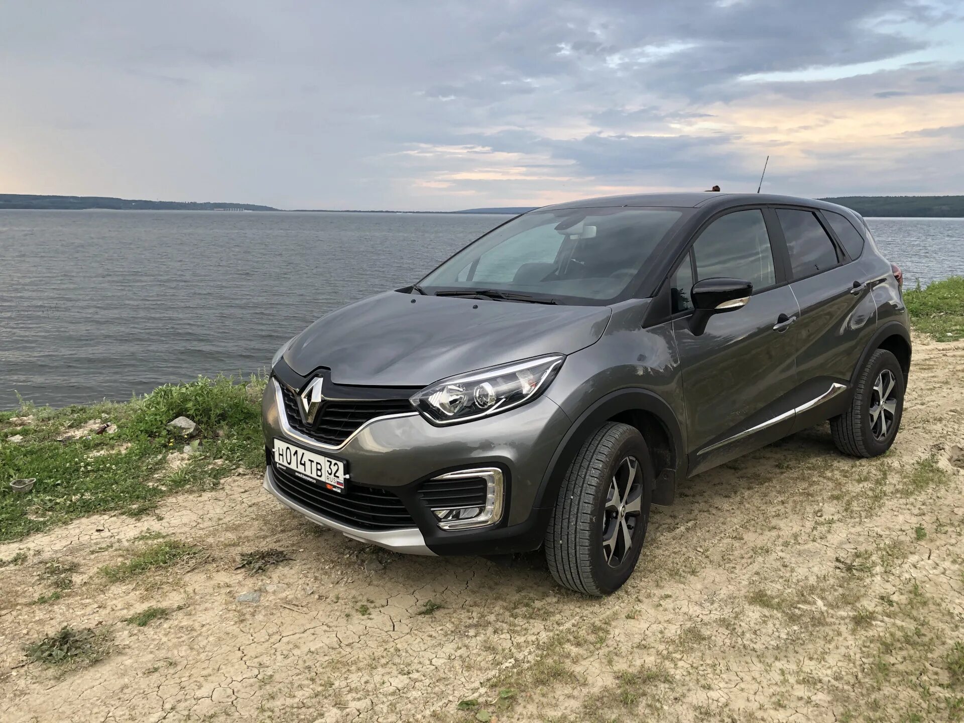 Renault kaptur 1. Рено Каптур 2019. Рено Каптур 2015. Рено Каптур 2018 серый. Рено Каптур 2016.