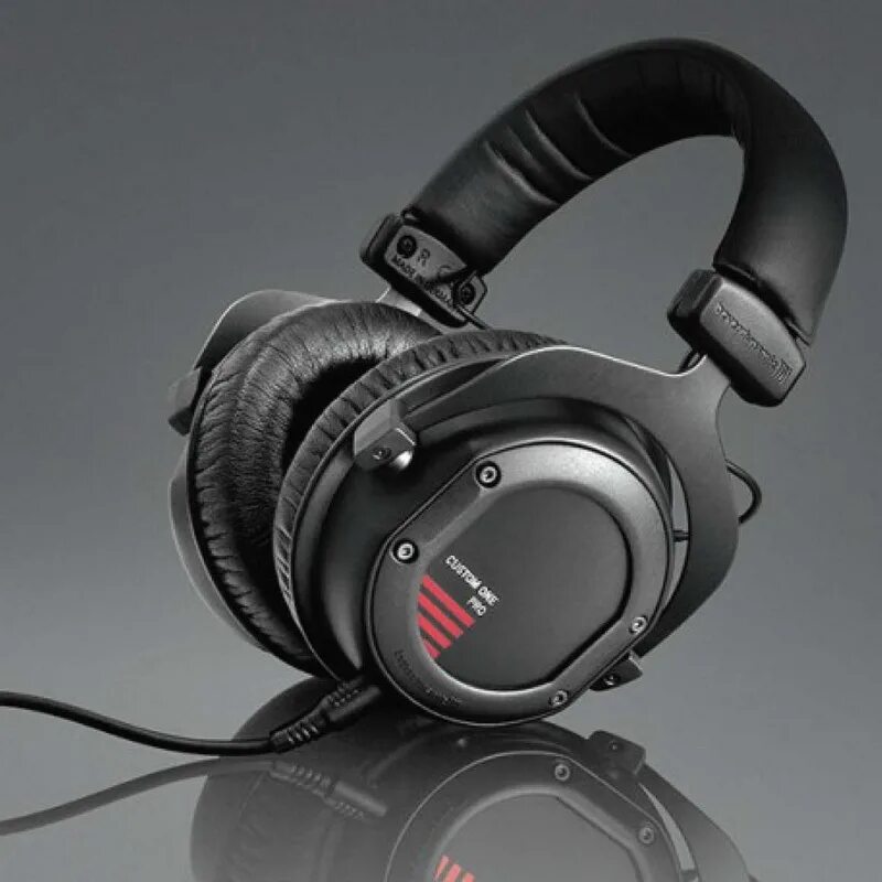 Наушники one plus pro. Наушники Beyerdynamic Custom one Pro. Beyerdynamic Custom one Pro Plus. Beyerdynamic Custom one Pro Plus Black. Наушники Beyerdynamic Custom one Pro Plus.