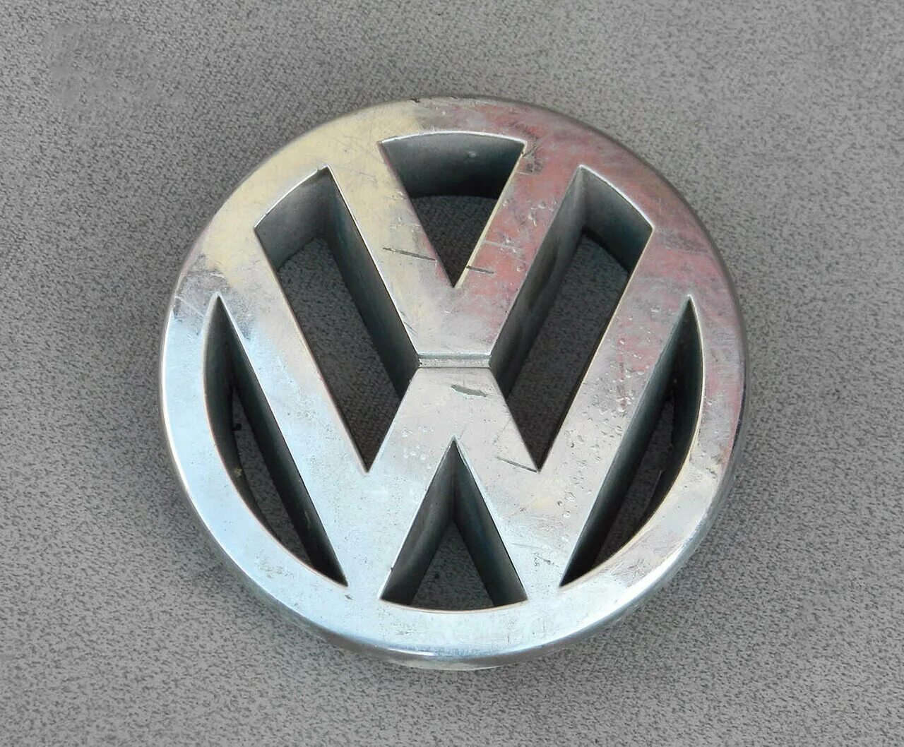 значок vw passat b4. первый значок фольксваген. значок фольксваген пассат б7. значок vw пассат б6. альтернативная эмблема фольксваген.