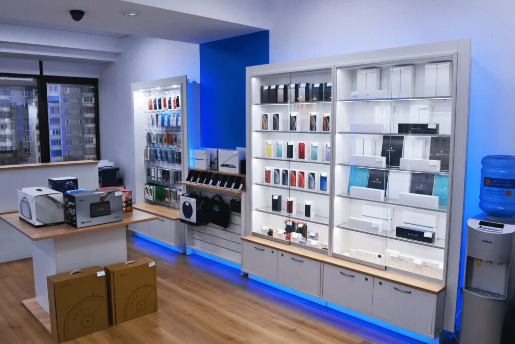 цитаты о цифровых технологиях. магазин техники. тренды цифровой экономики. интерьер магазина электроники. днс волгоград, университетский проспект.