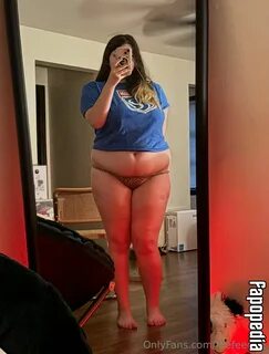 Faefeedee Nude. 