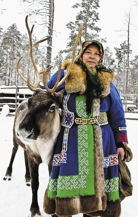 Костюм манси. Ханты манси вогулы. Ханты манси народность. Ханты манси люди. Ханты манси оленеводы.