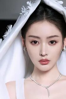 Lùm xùm tình ái giữa Cổ Lực Na Trát và Từ Khai Sính đang bị dư luận mang ra...