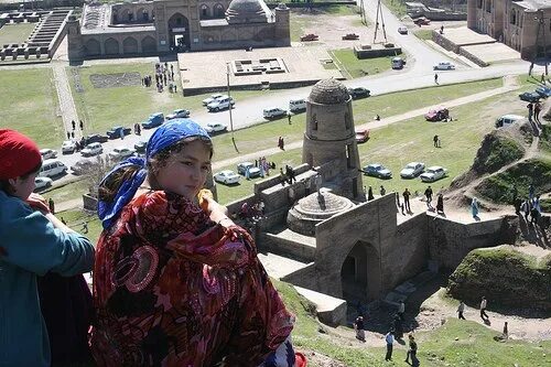 Погода в гиссар на месяц. Крепость Гиссар. Город Гиссар Таджикистан. Гиссар кишлак. Душанбе Таджикистан Гиссар.