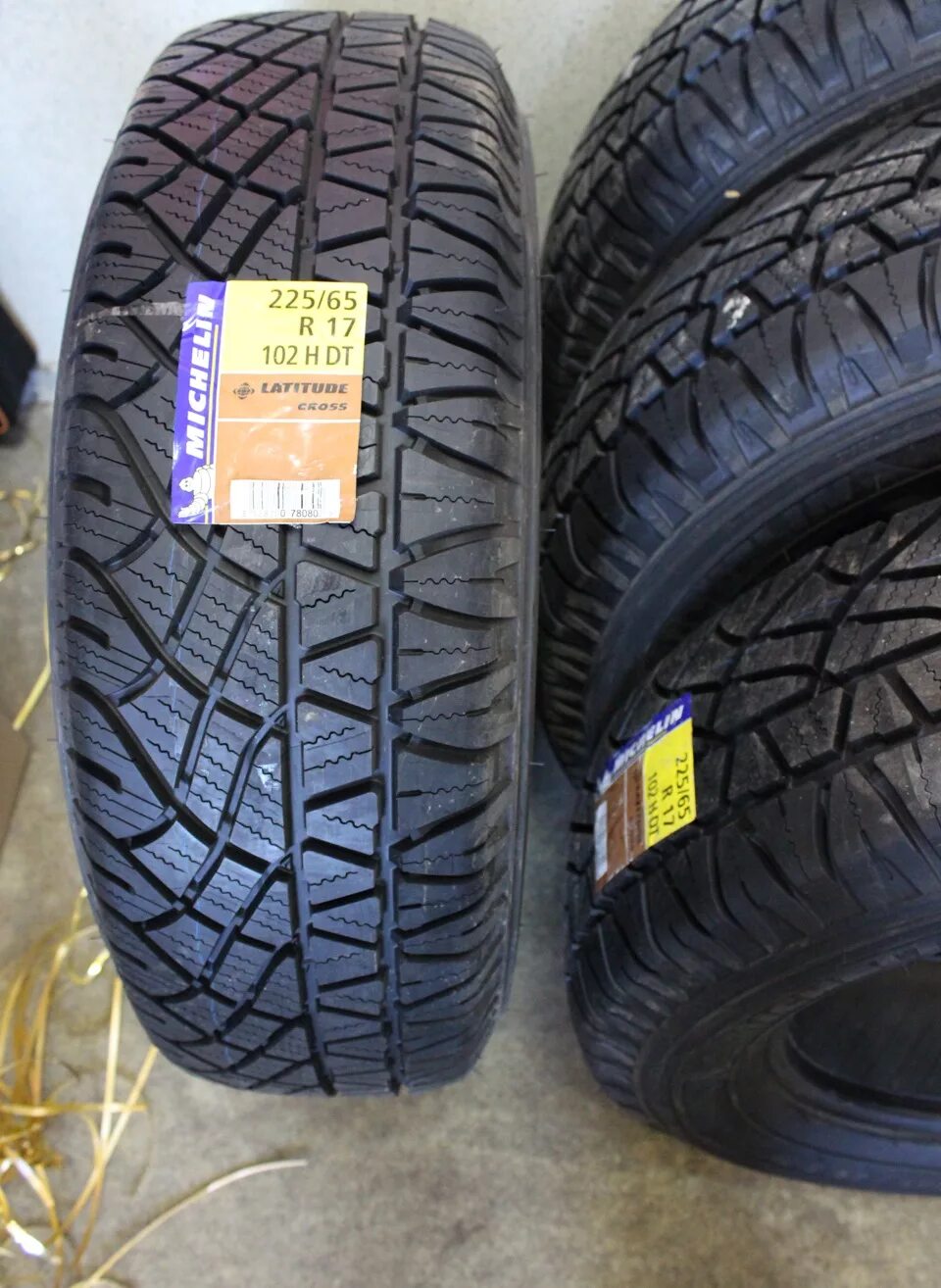 Michelin latitude r17. Michelin Latitude Cross 225/65 r17 102h. Michelin Latitude Cross r17. Michelin Latitude Cross DT 225/65 r17. 225/65r17 102h Michelin Latitude Cross DT.