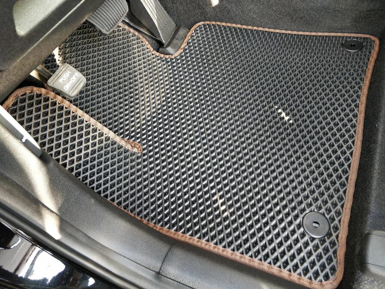 Eva коврики бракованный. Skoda octavia ii коврики eva. Peugeot boer 253 eva коврики в салон. эва коврики в нижнем. эва коврики тойота спайд.