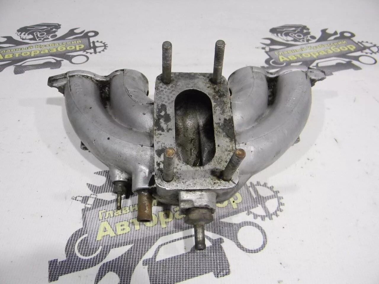 Впускной коллектор ваз 2105 карбюратор. Впускной коллектор 2106. Коллектор 2105. Коллектор 2105. Коллектор ваз 2103 впускной коллектор.