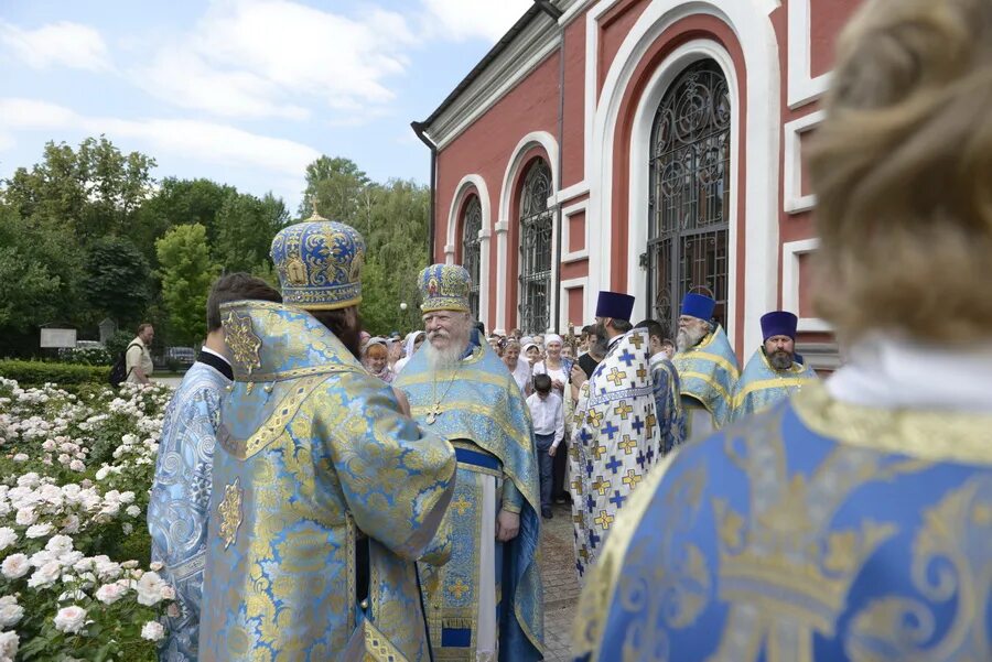 Расписание богослужений в петровском парке